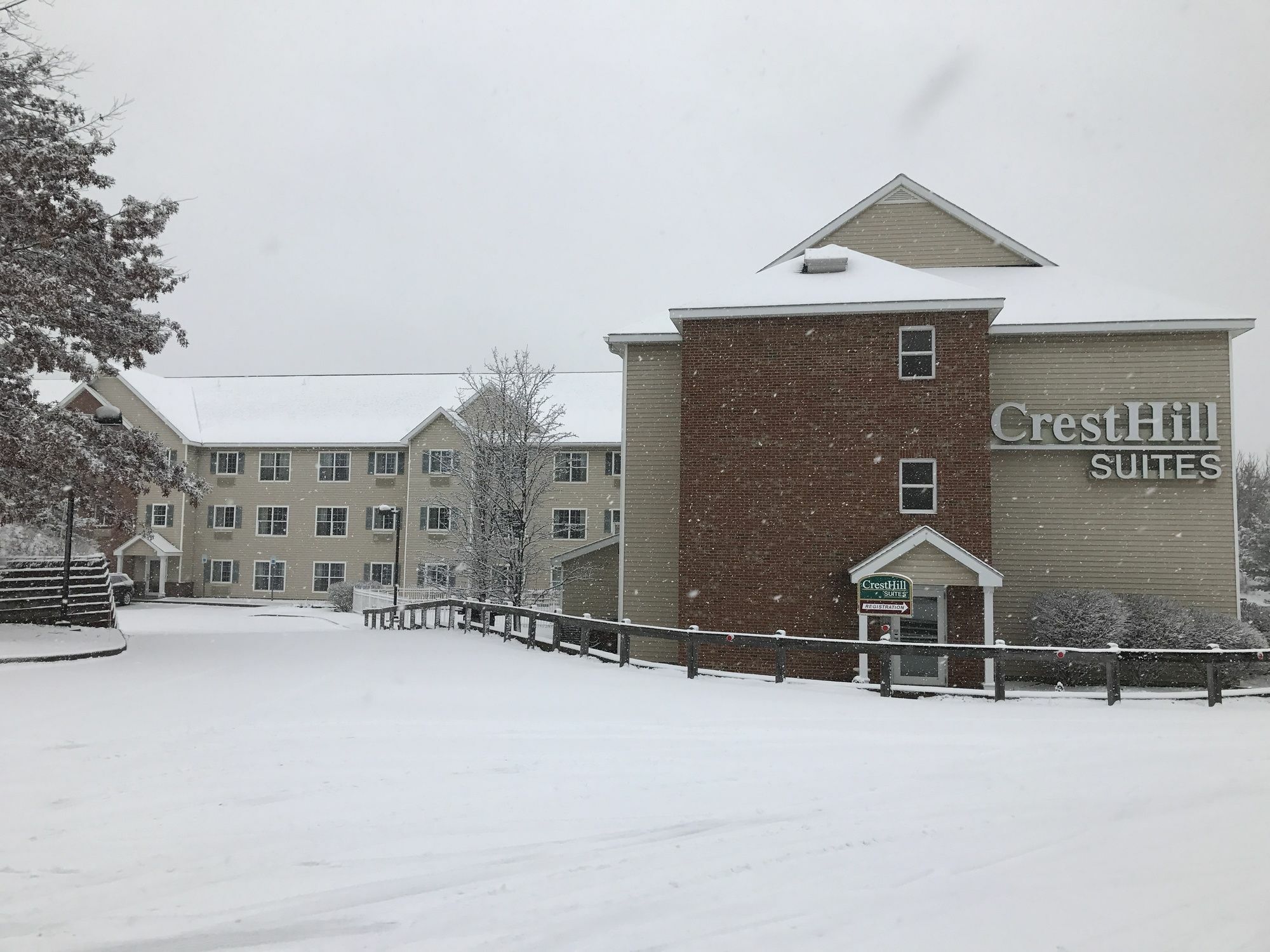 Cresthill Suites Suny University Олбані Екстер'єр фото